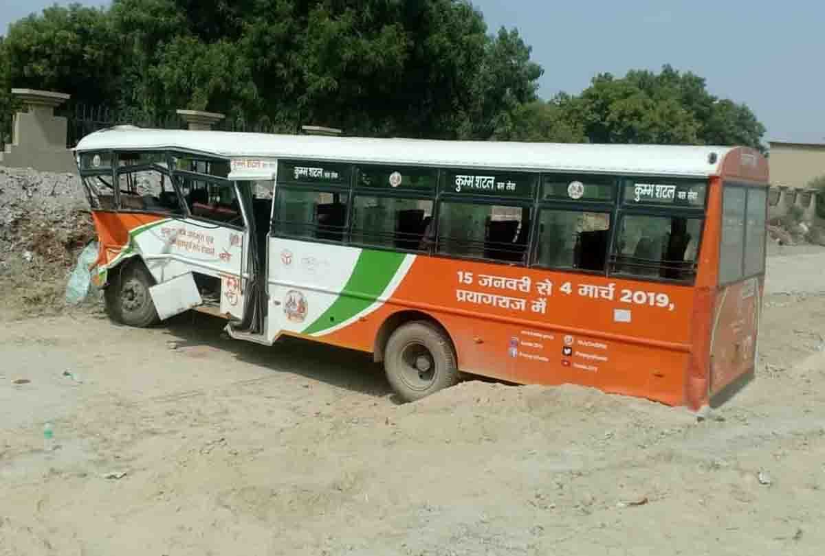 bus accident with dcm in fatehpur 20 injured