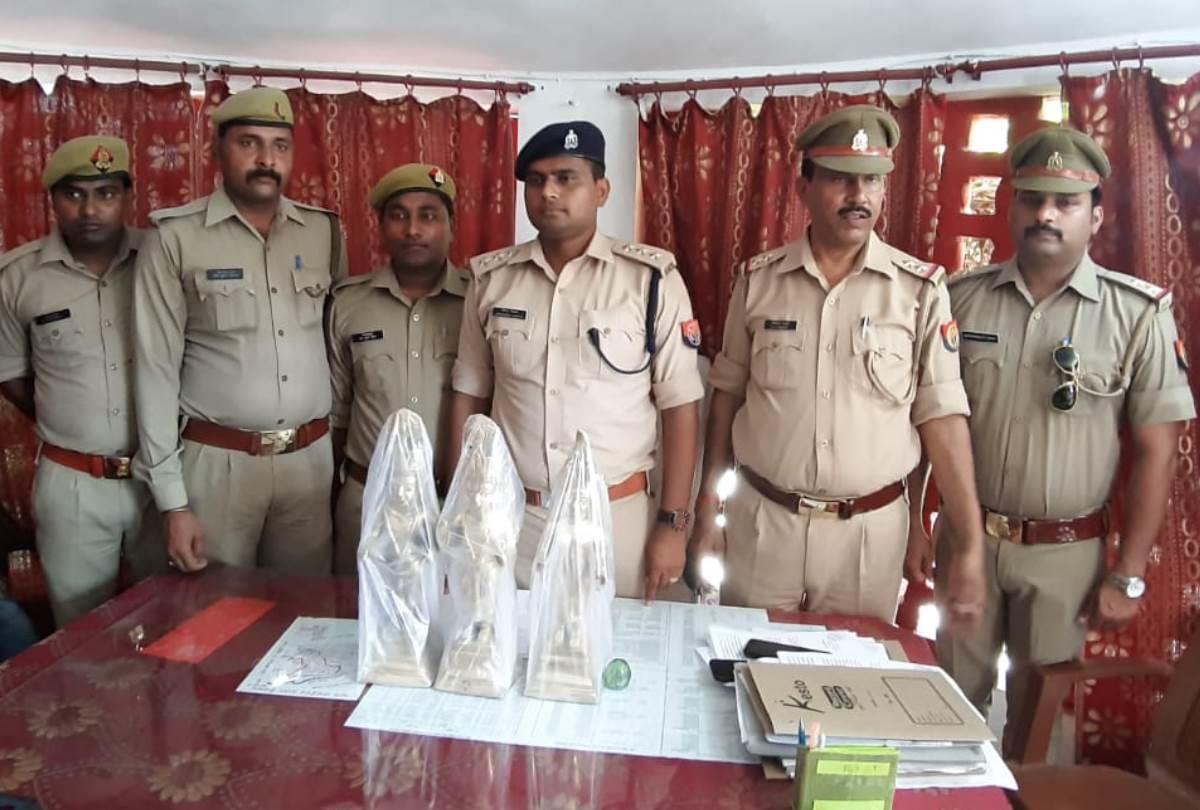 thief returned asthadhatu statues of lord ram, sita and laxman to the temple in ayodhaya
