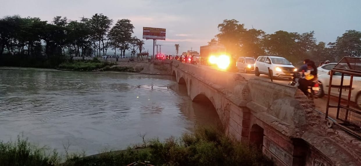 the girl drown in the Ganga river