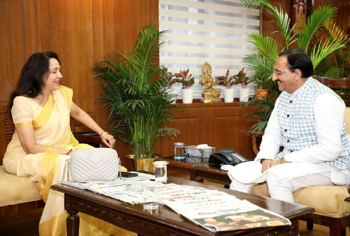 Bjp Mp Hema Malini Demands Hrd Minister two Central Schools in Mathura