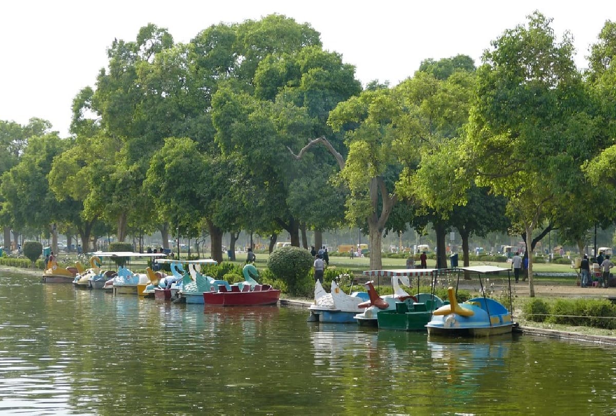 Delhi One Day Trip Best Places to Explore Near Delhi for One Day Travel Tips in Hindi