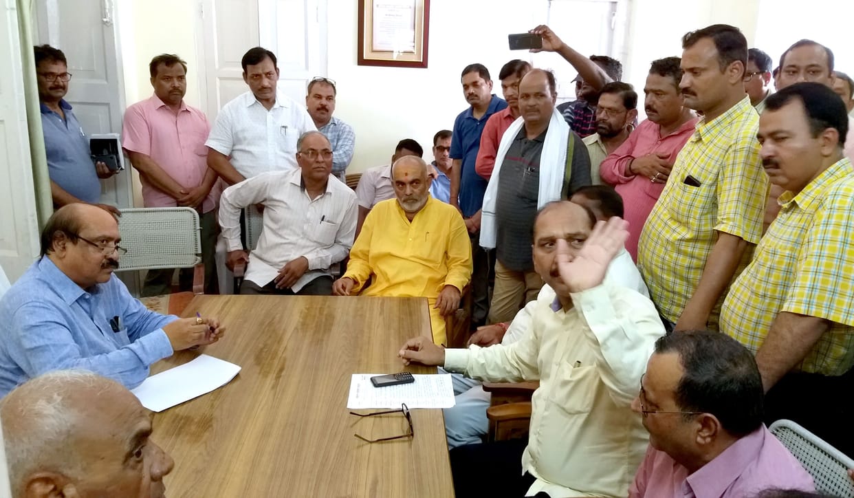 Chief Engineer of Prayagraj PWD bungalow hoard, charged with commissioning
