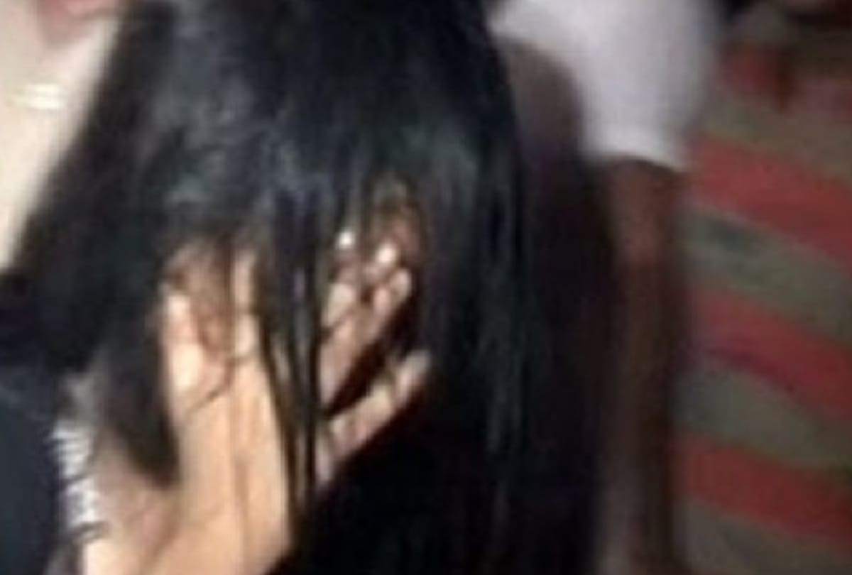 high voltage drama of drunken girl in VIP area of lucknow