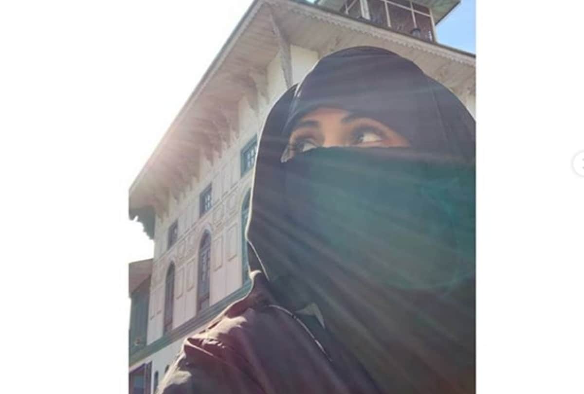Hina Khan Visit Hazrat syaed yaqoob sahib dargah See pictures