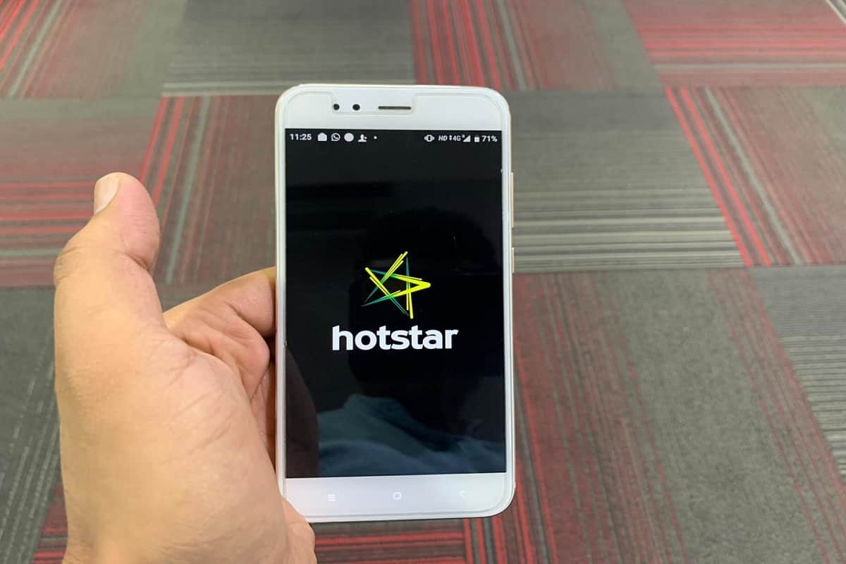 Shibani Dandekar and Divya Dutta in hotstar Hostage 2