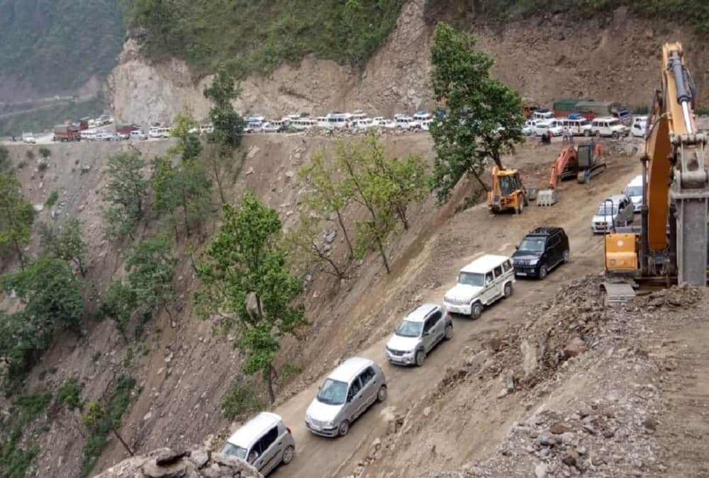 Mountain Collapse on Pithoragarh ghat highway people stuck in traffic jam 