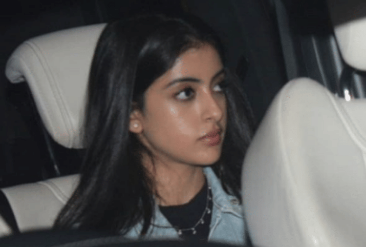 navya naveli nanda spotted meezaan movie malal screening