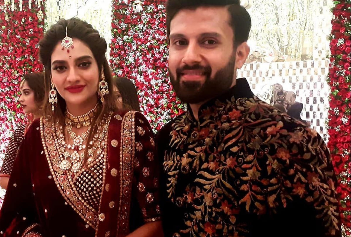 After wedding reception Nusrat Jahan Nikhil Jain unseen romantic picture viral