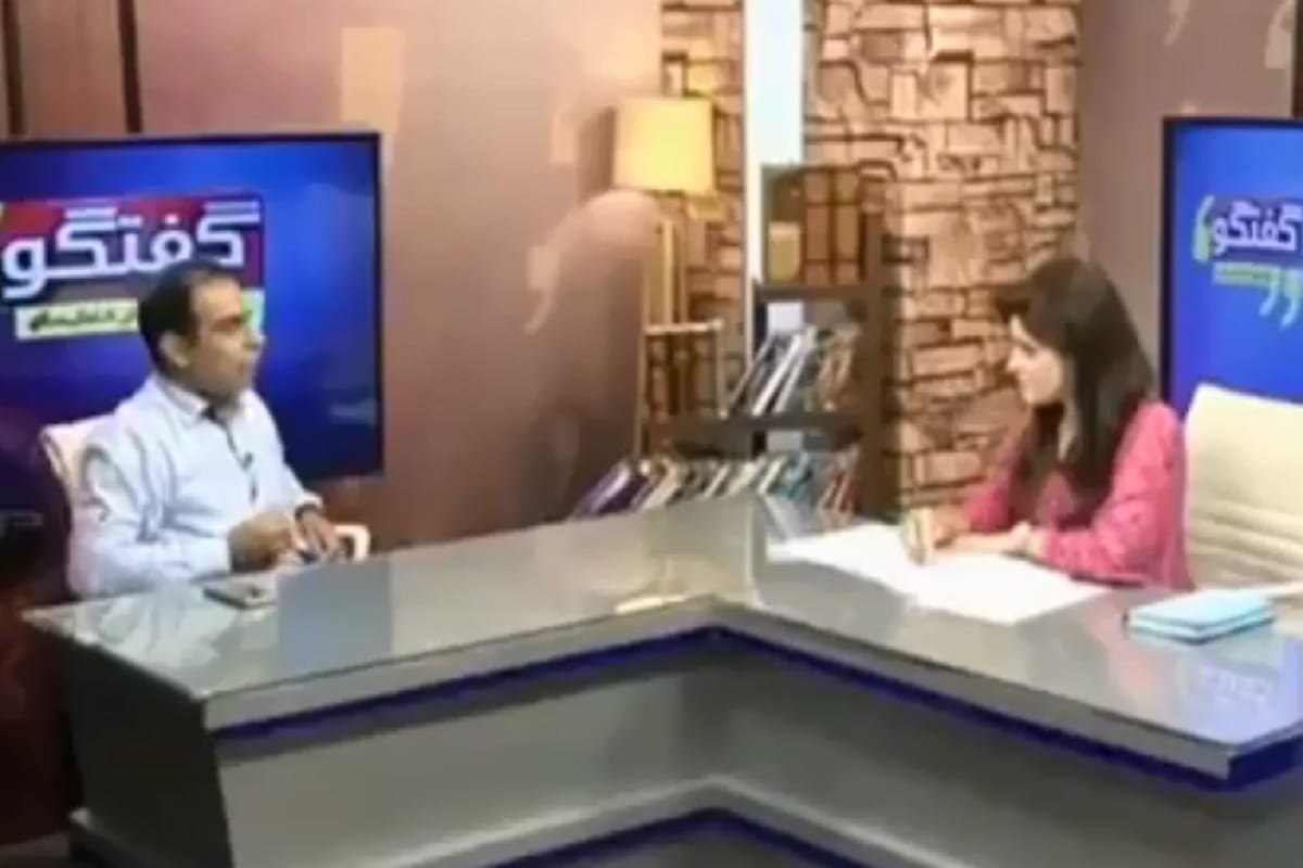 Pakistani anchor confused for Apple Company with fruit, got trolled