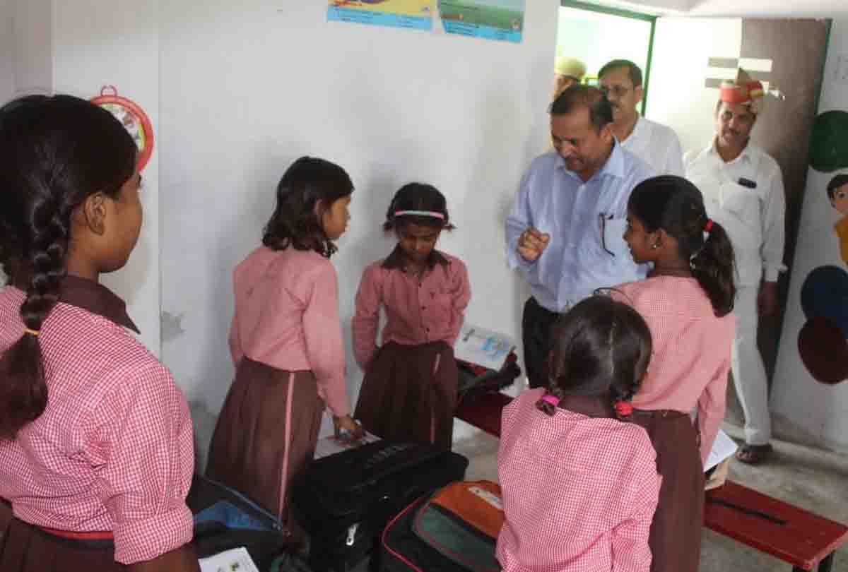 class Five students did not read Hindi book