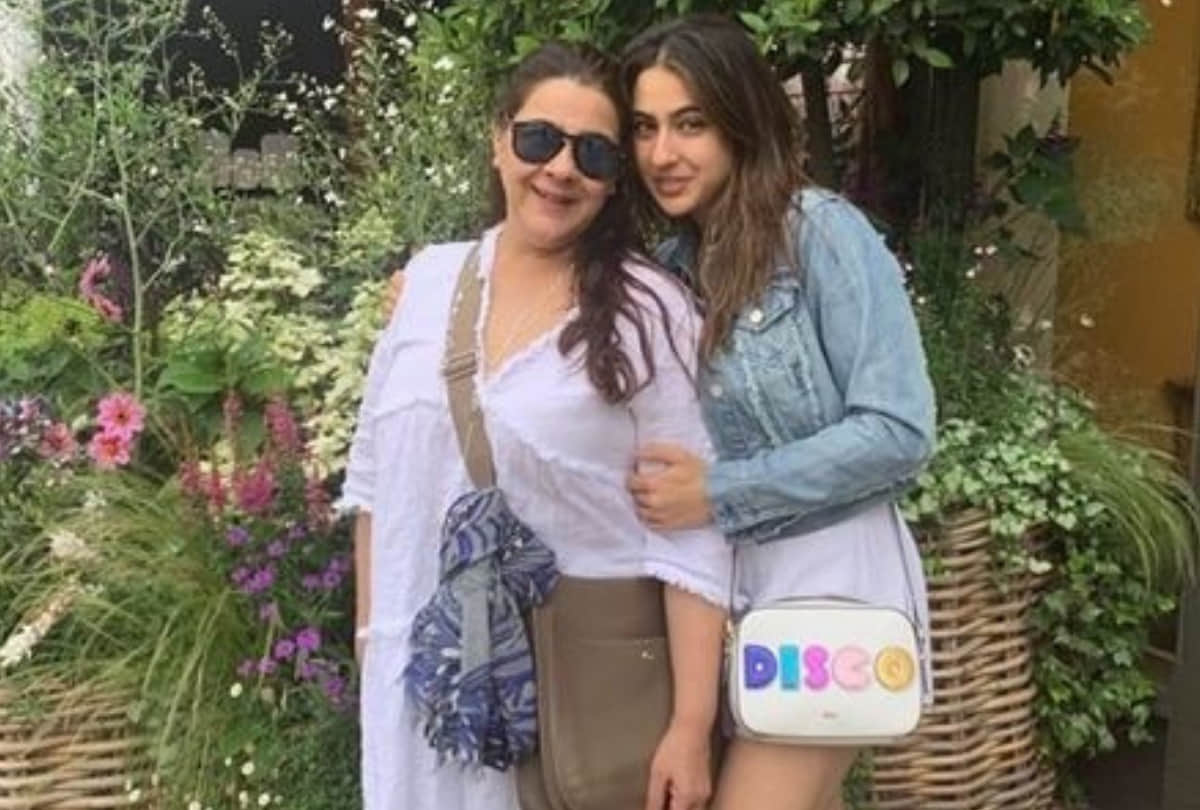 Sara Ali Khan is vacationing in London with mom Amrita Singh