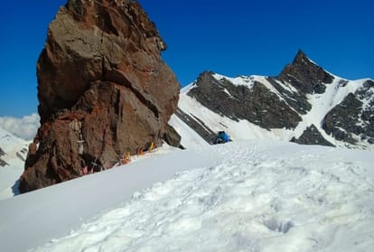 Devotees risk lives on shrikhand mahadev yatra