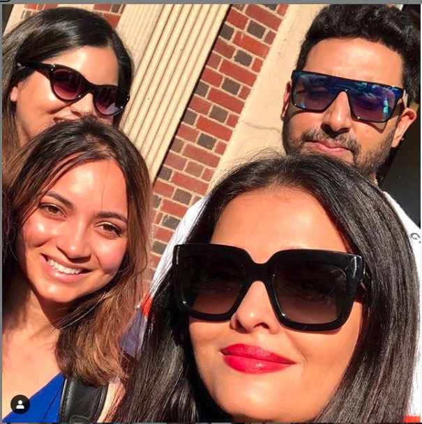 aishwarya rai and abhishek bachchan selfie with fans in new york