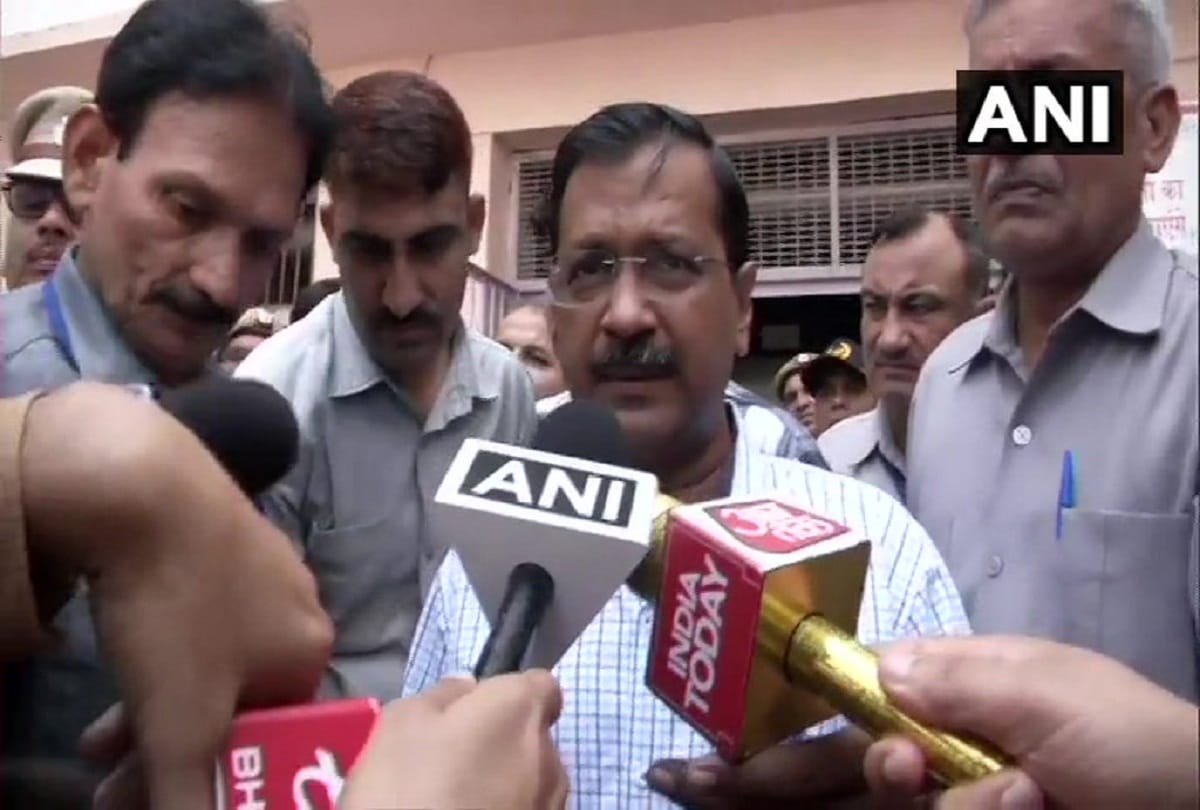 Delhi CM Arvind Kejriwal meets six years old rape victim in Dwarka