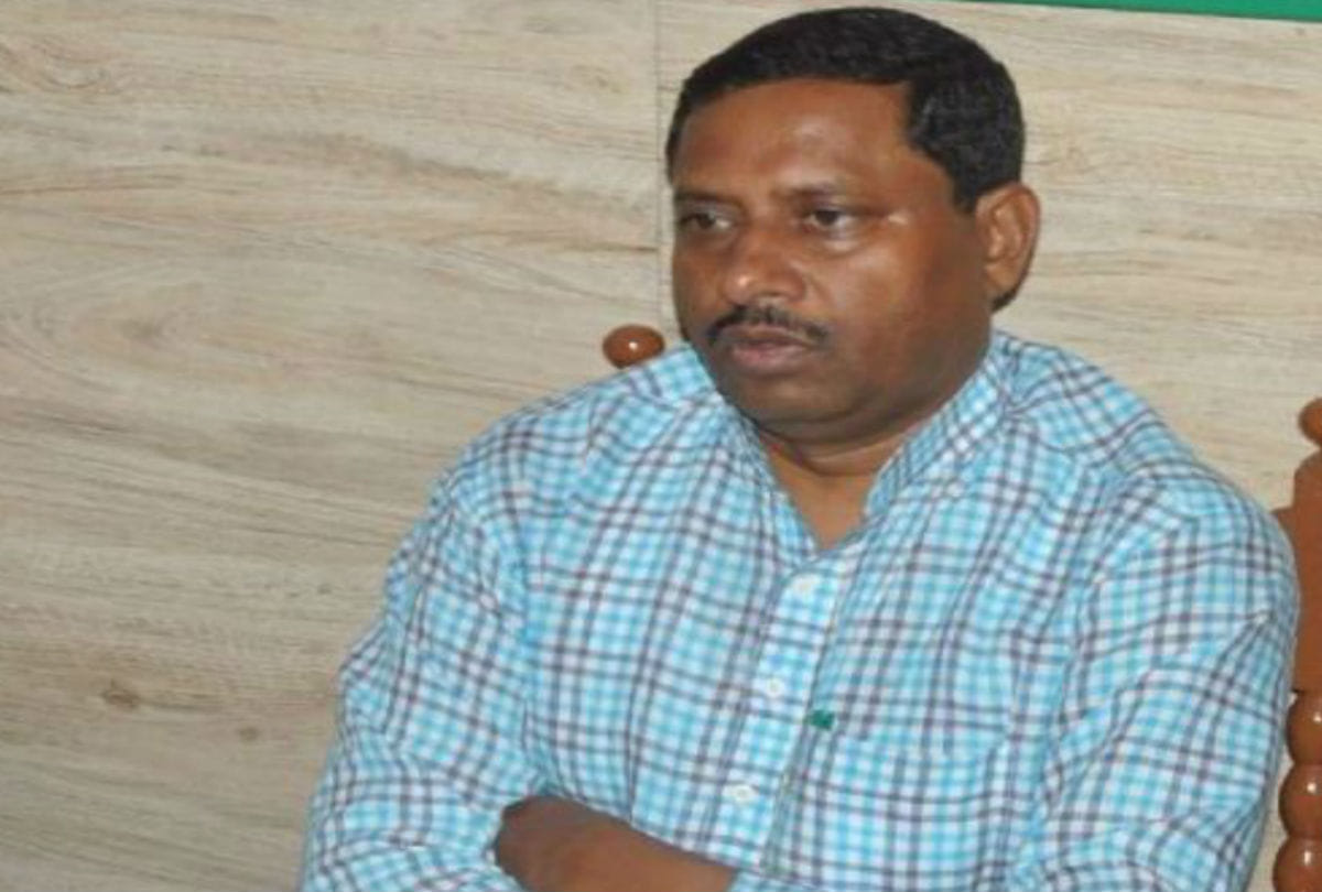 Bjp Mp Ram Shakar  Katheria Acquitted In Trial Case Of Train Stop At Raja Ki Mandi