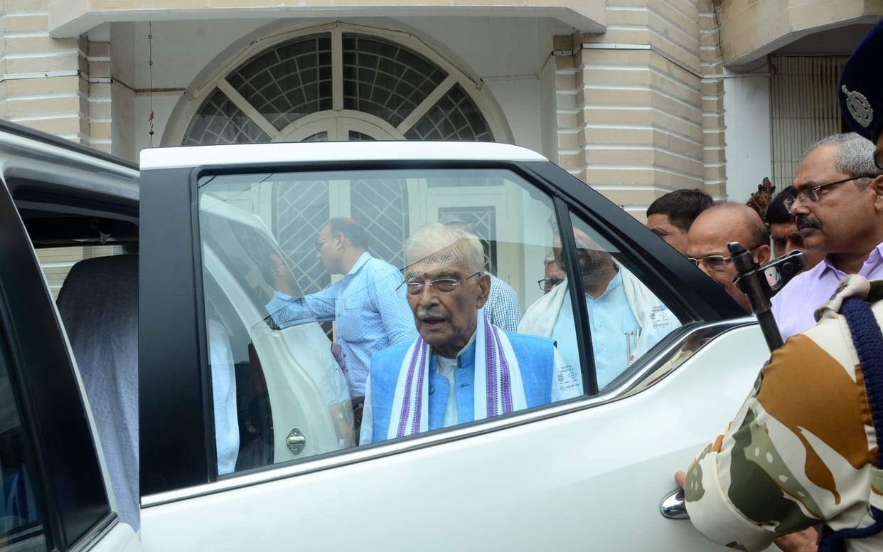 Dr. Joshi Bole Prayagraj has heart relationship, I will be here