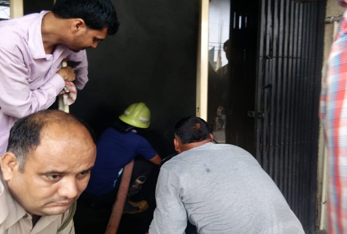 Fire brakes out in Andhra Bank branch, Pallavpuram Meerut