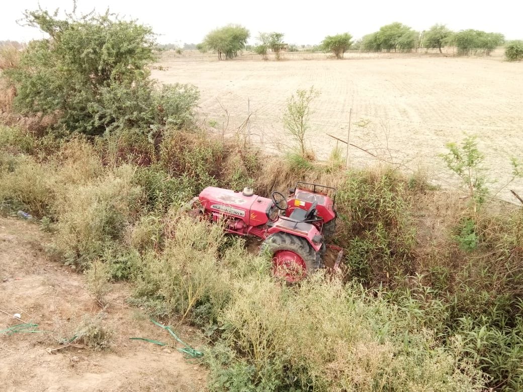 Driver dies due to tractor overturn