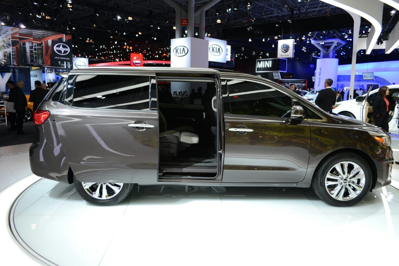 4-seater Kia Carnival will be launched in this country before India know the features