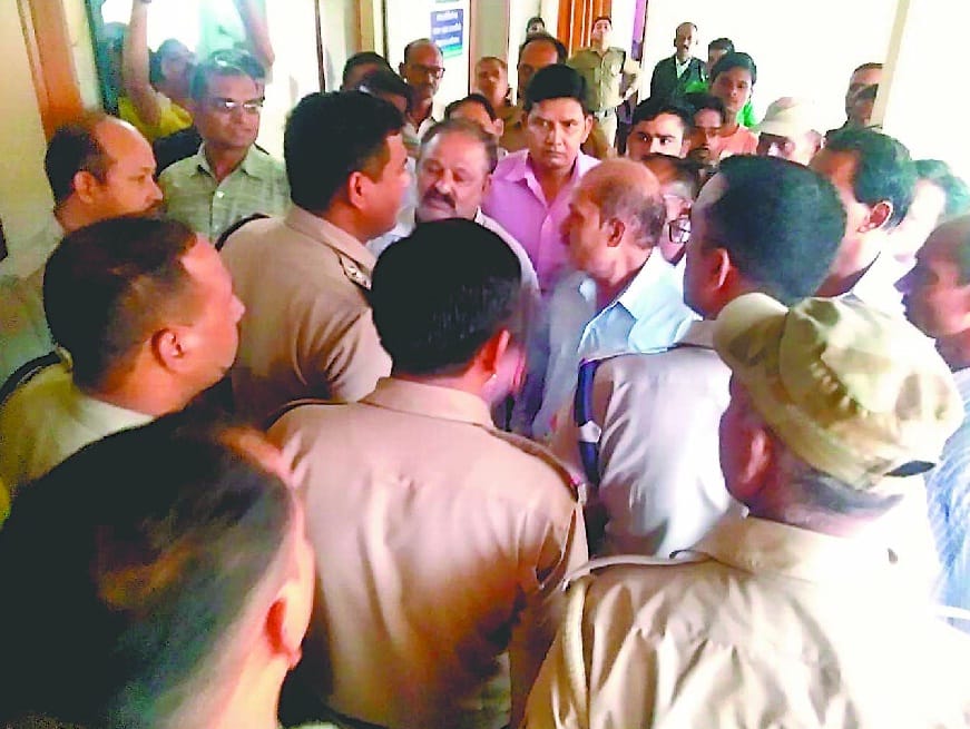 fight with advocate in kashipur