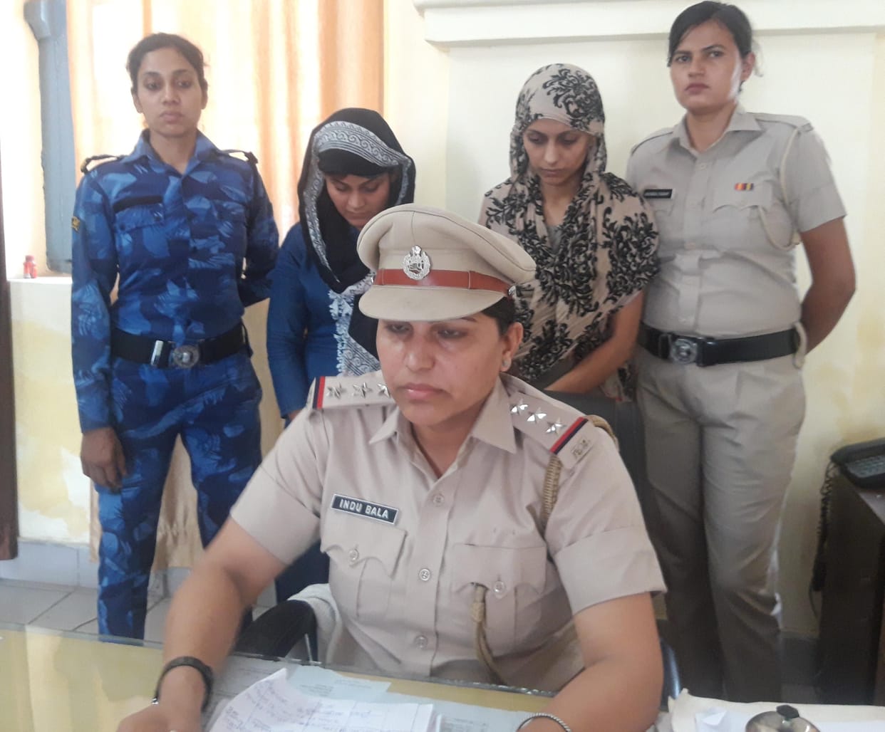 Two women of honeytrap gang arrested