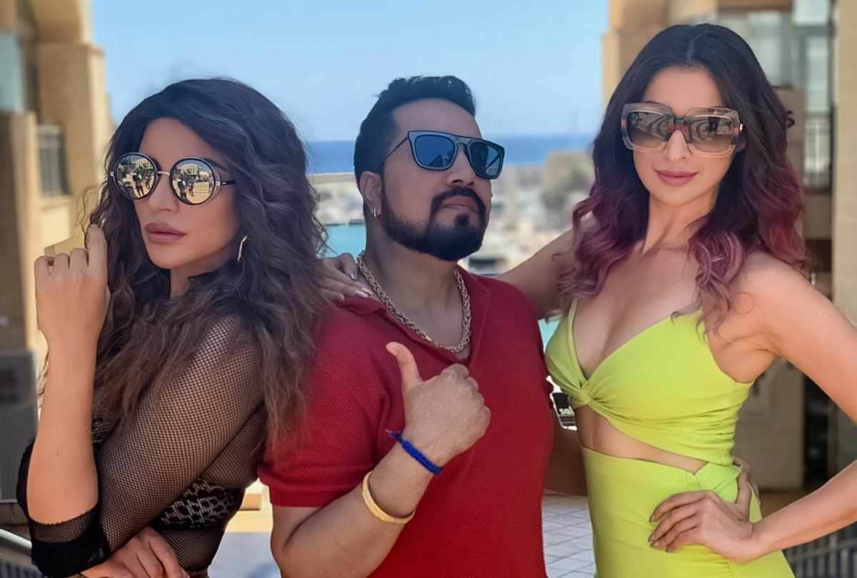 julie 2 star raai laxmi shoot mika singh new video song majnu remix