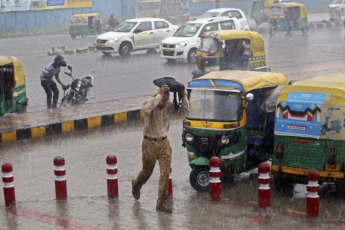 UP News: heavy rain eastern uttar pradesh weather dept issues warning