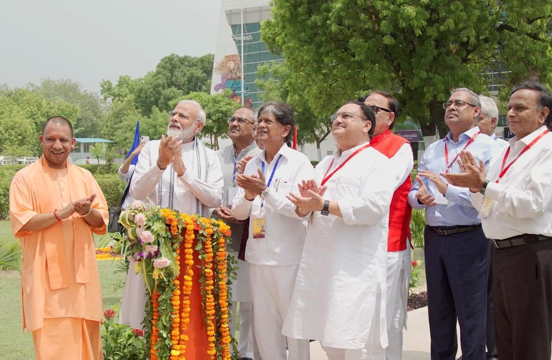 PM Narendra Modi Inaugurated statue of lal bahadur shastri at varanasi airport