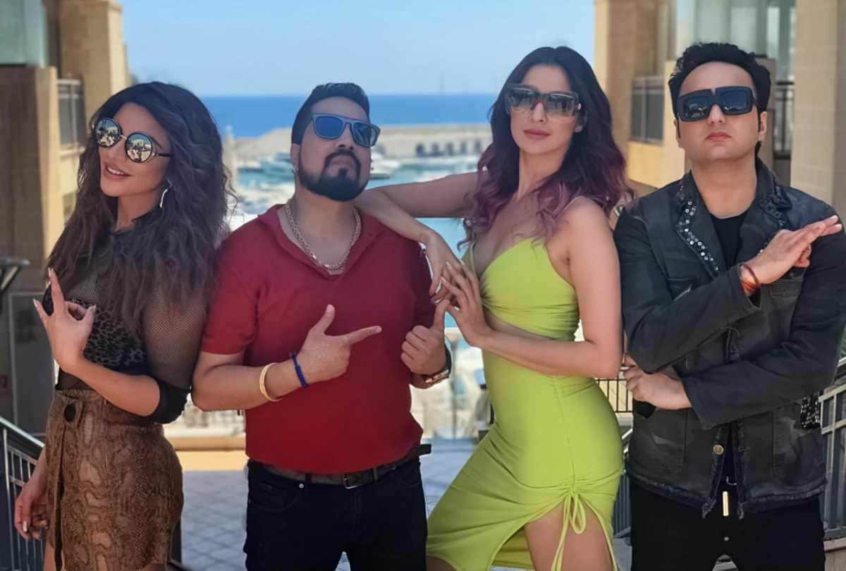 julie 2 star raai laxmi shoot mika singh new video song majnu remix