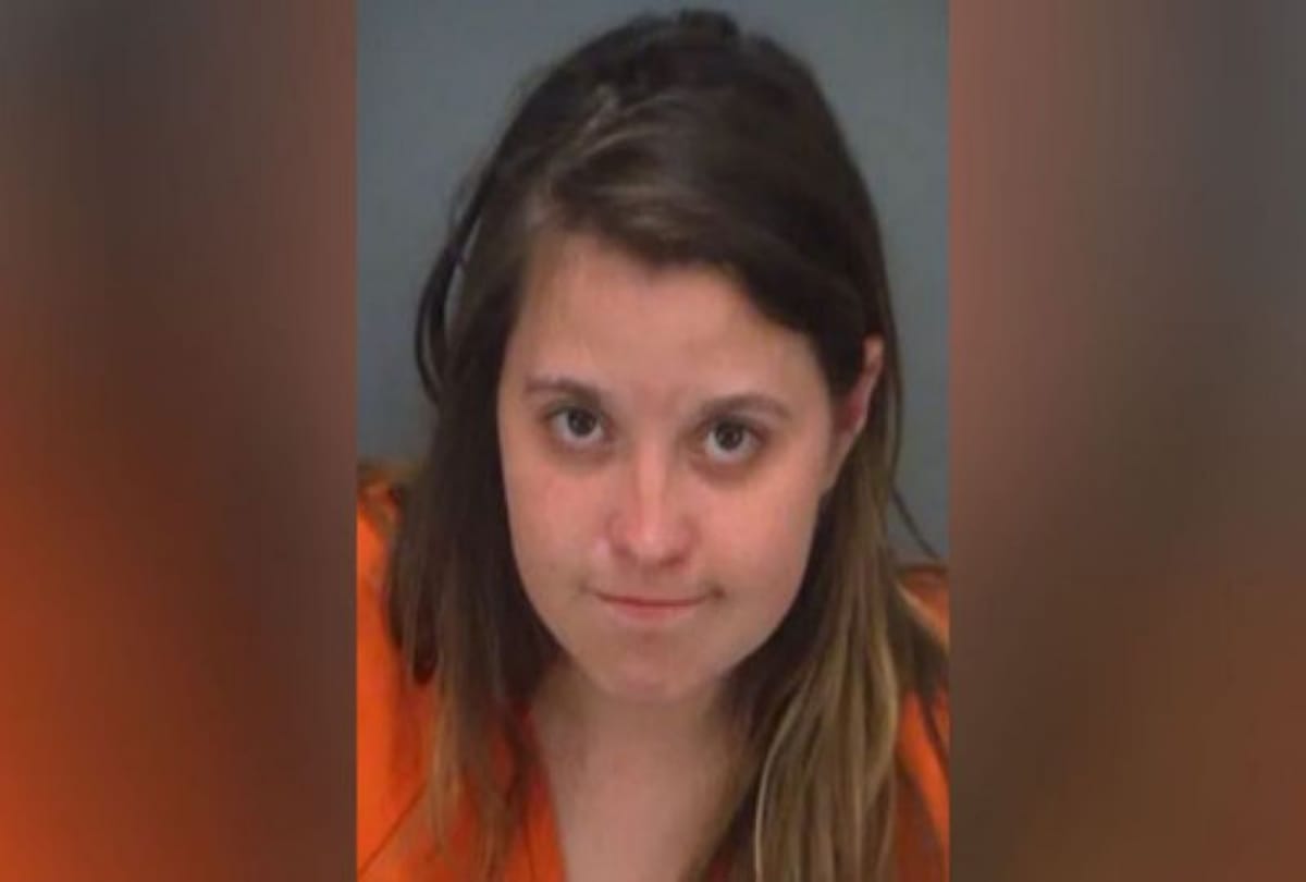 Woman allegedly used boyfriend Credit Card to 5000 tip for waitress to take revenge