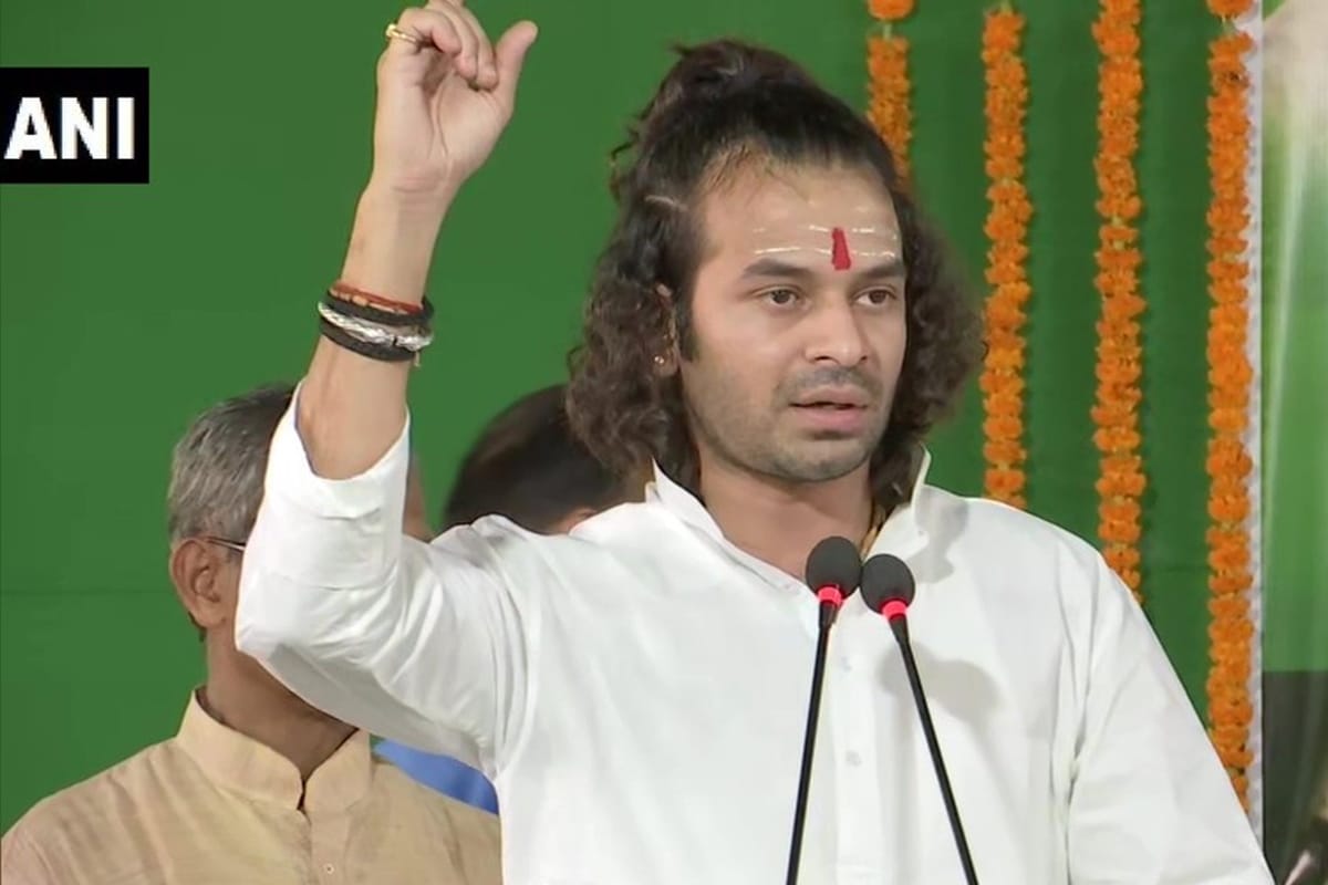 Tweet war : Tej Pratap Yadav Attacks Sushil Modi For Reporting Rohini Acharya s Twitter Account, Advises To Think About Crisis In Bihar