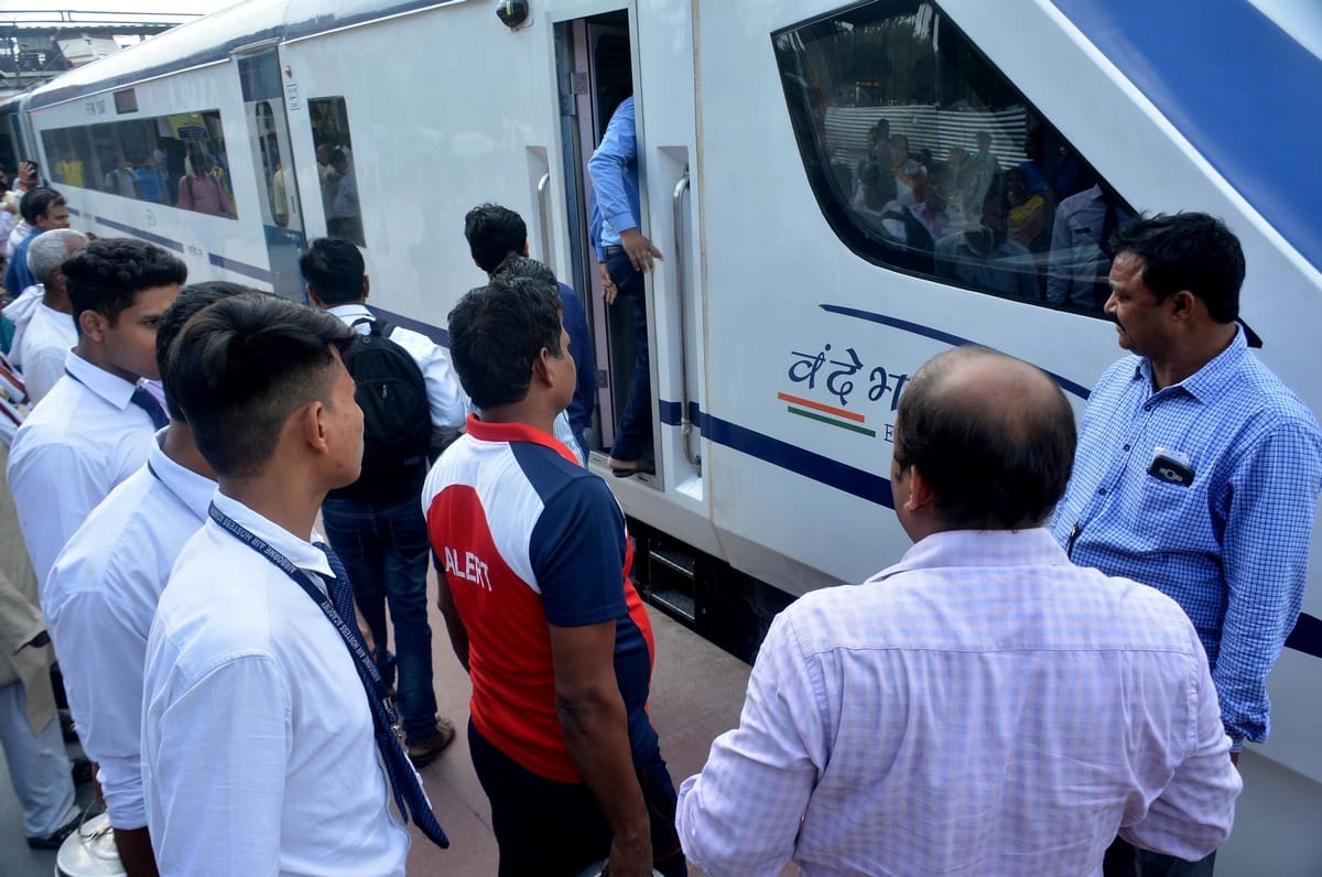 Work started on PMs announcement: Railways issued tender for 58 Vande Bharat trains, announced 75 trains in 75 weeks