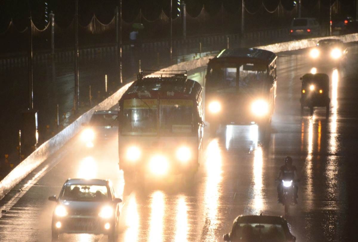heavy rain changes weather in uttar pradesh