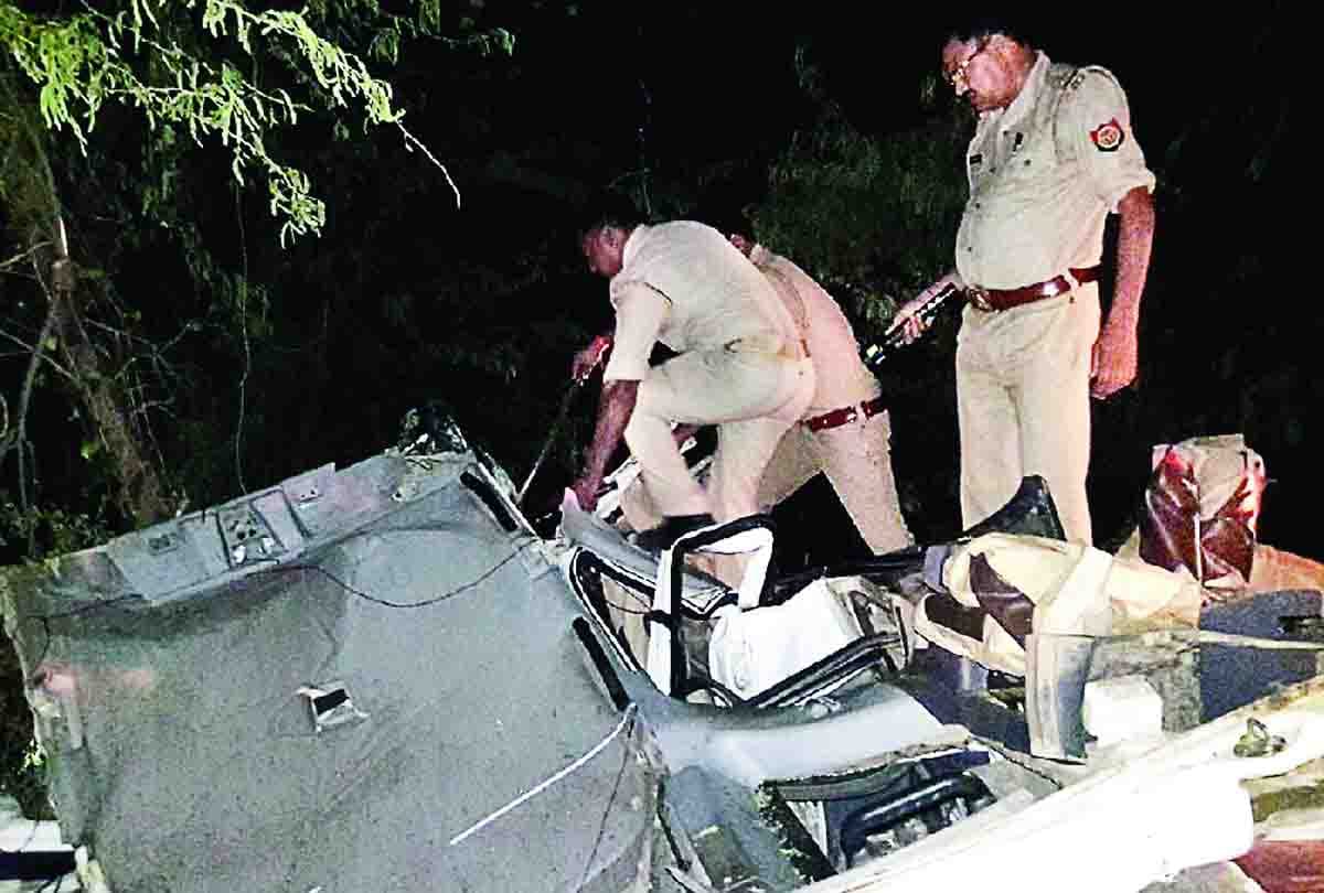 two brothers died in car accident at hardoi