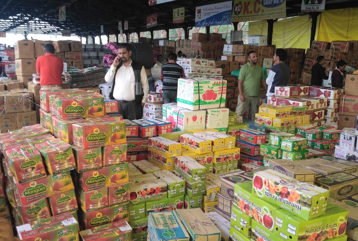himachali apple reached in kolkata and mumbai markets
