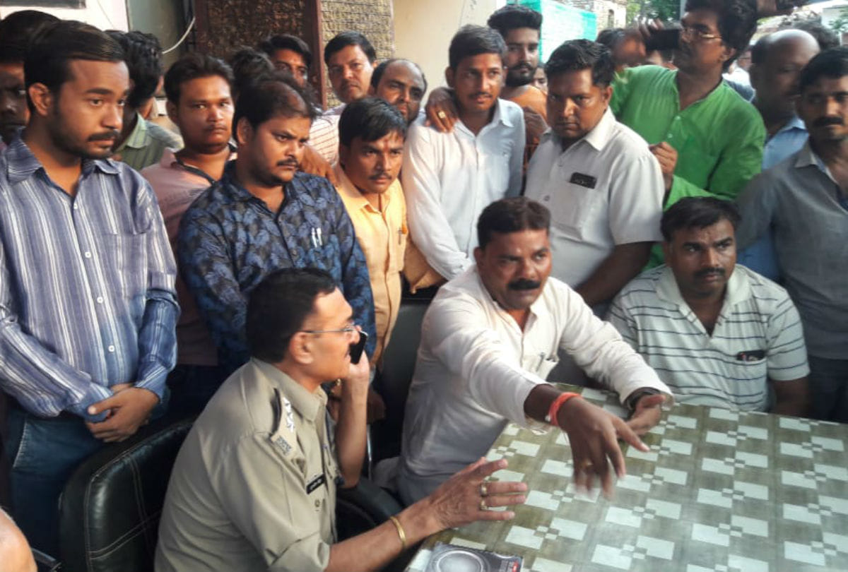 bjp mla protest against police in etah