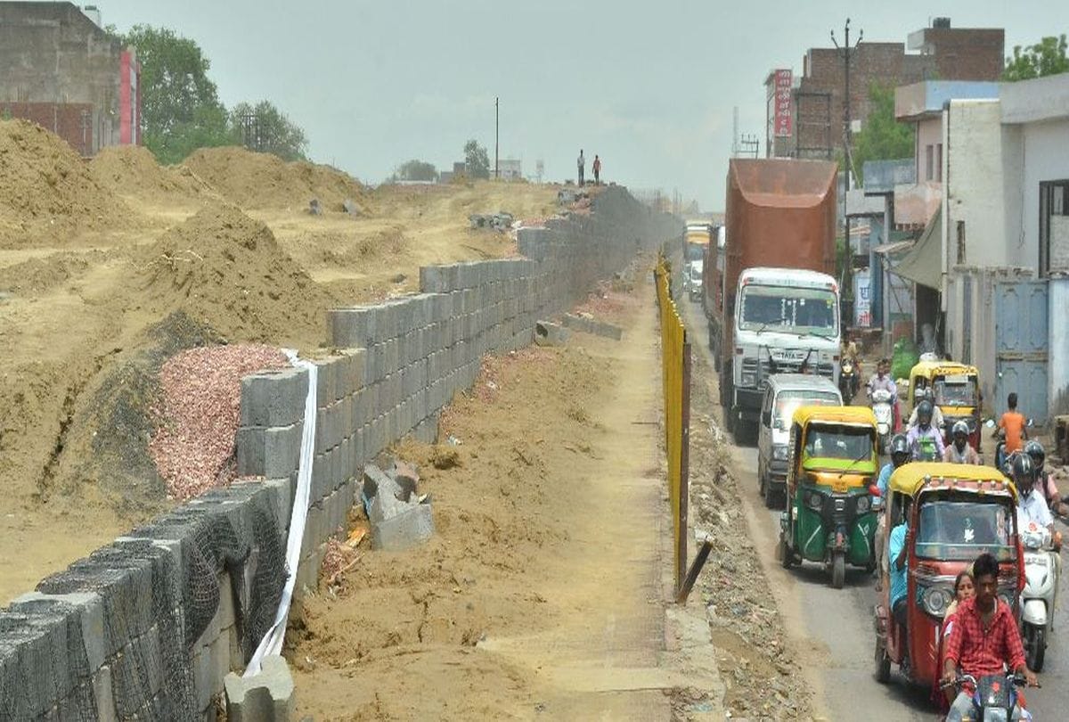 Jam in Hulasnagra due to the failure of the gate lock