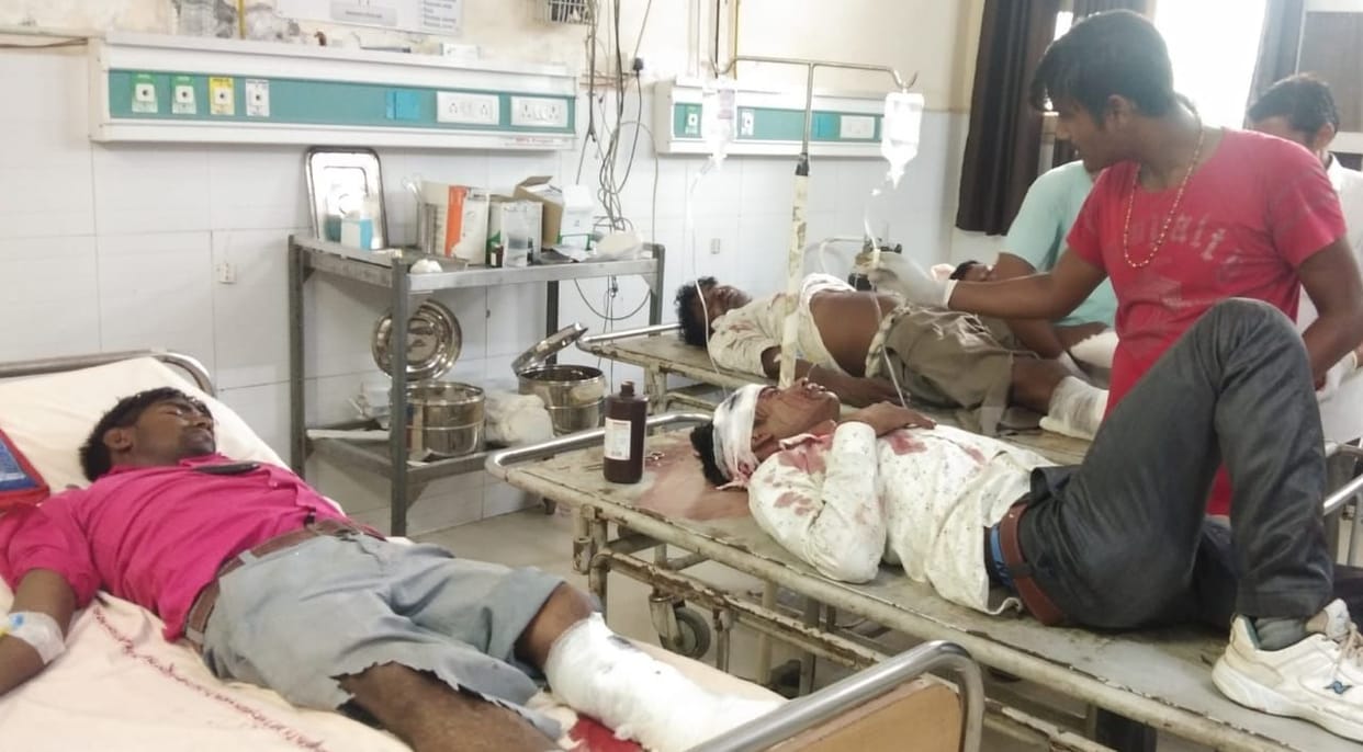 5 injured in road accident