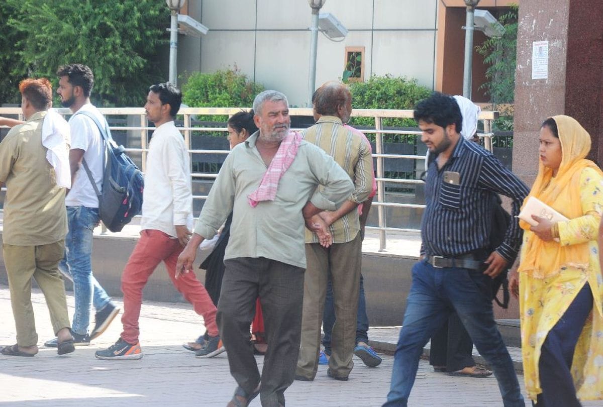 police deployed Quick Response Team outside Taj Mahal