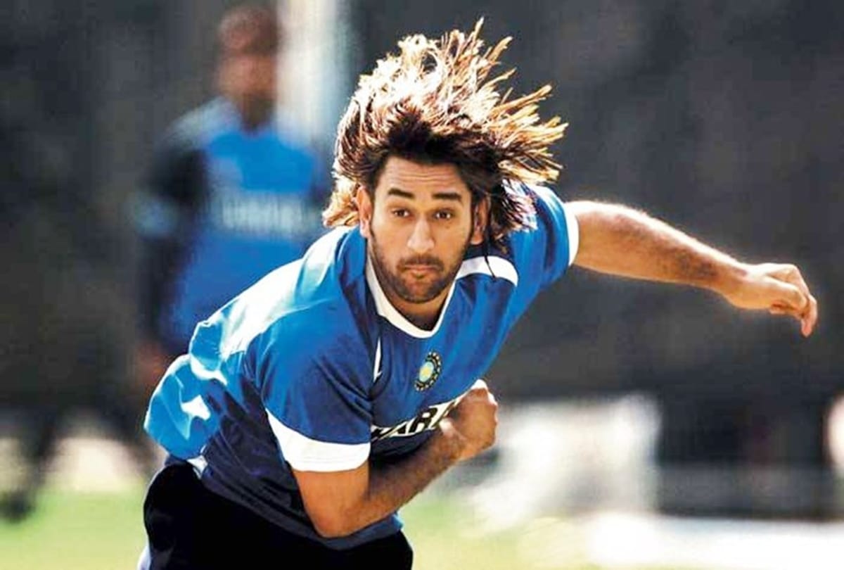 Ms Dhoni Birthday Specia Pakistan President Pervez Musharraf told to MS Dhoni Do cut your long hair