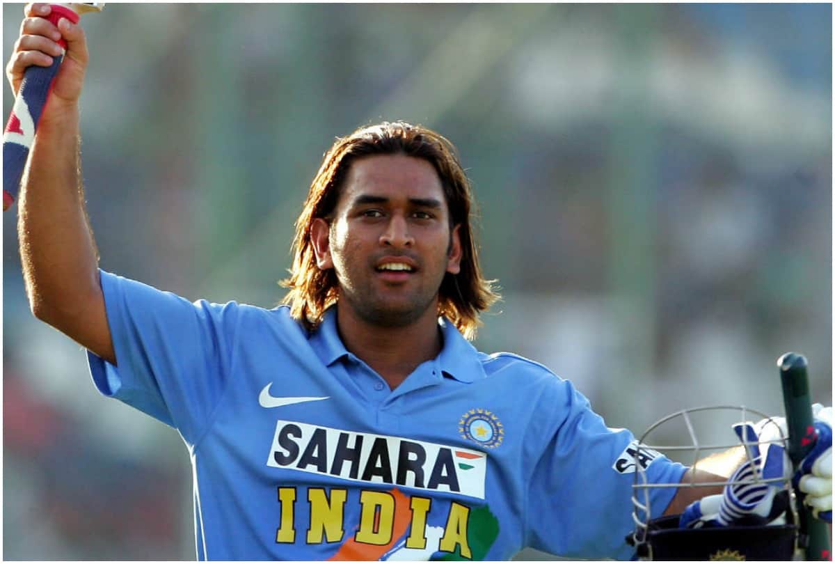 when MS Dhoni show kind gesture to Pakistani actress Mathira khan