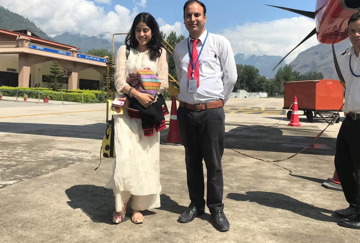 jhanvi kapoor rajkummar rao return from manali after movie shooting
