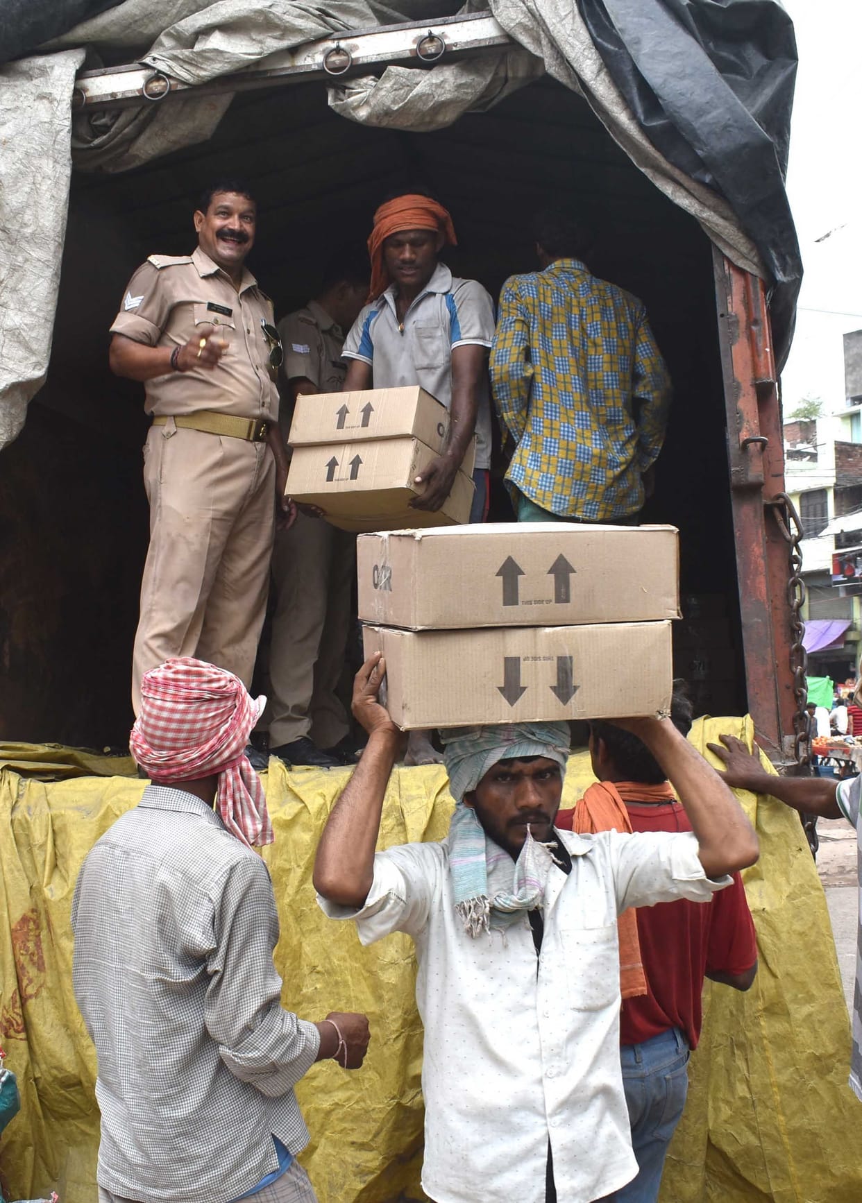 Police caught 26 laks illegal wine.