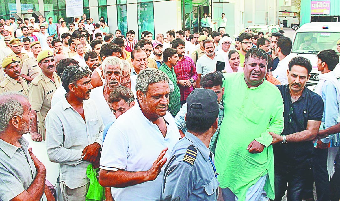 Vijay Dhama played gunner with bloody game