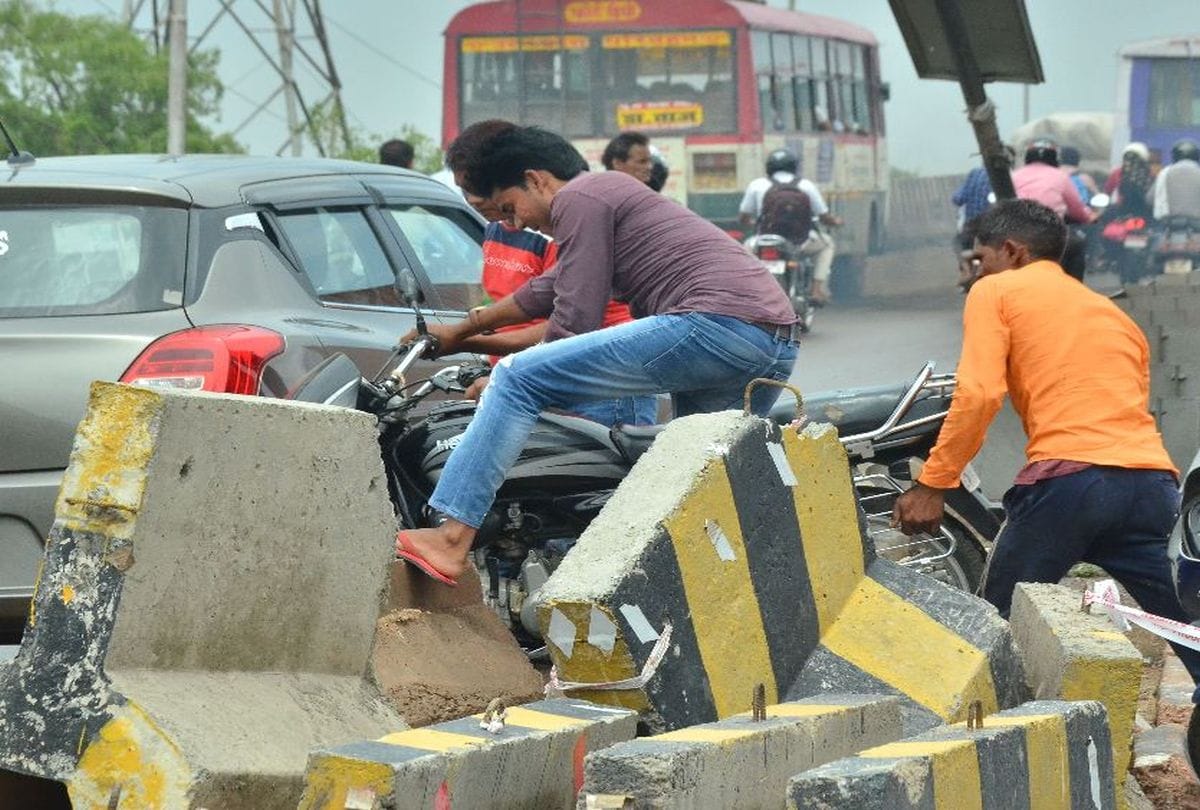 Yamuna River third bridge ready for Vehicle transport