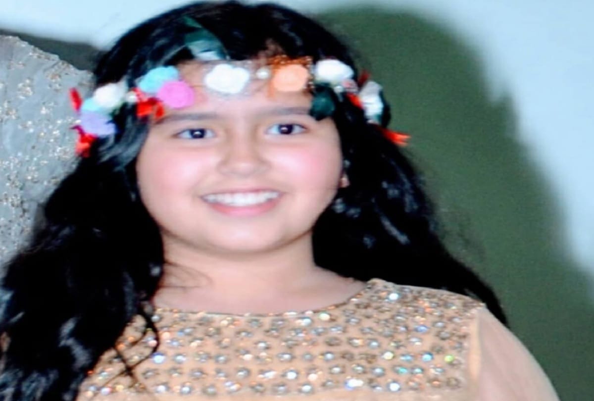 11 year old indian origin girl anushka dixit is smarter than Albert Einstein and Stephen Hawking