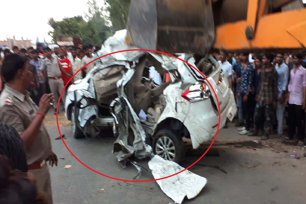 Two killed and four injured in car and truck collision at Muzaffarnagar district