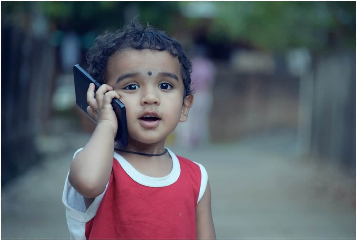 How do you raise a child without phones