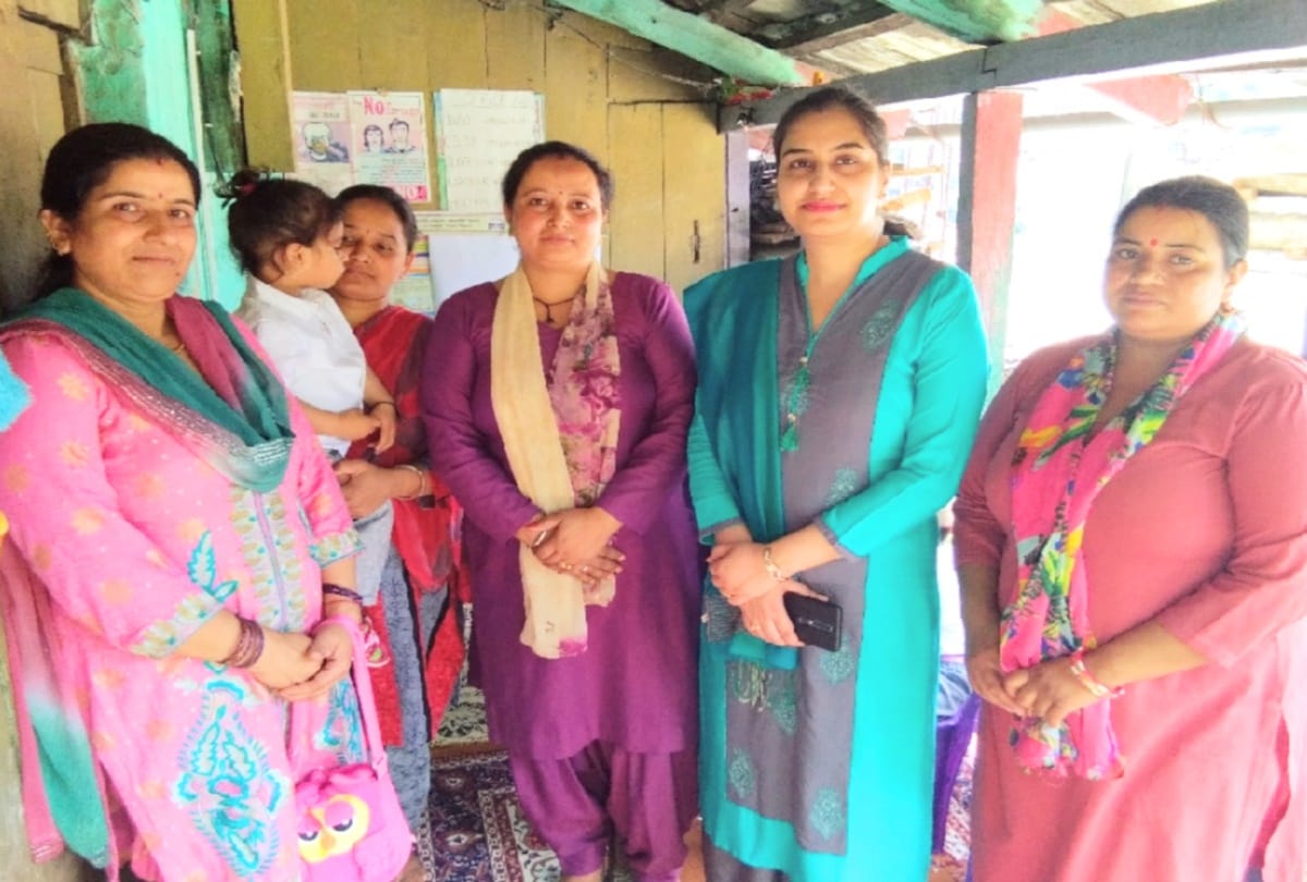 dc kullu richa verma Enrolled his son in Anganwadi center