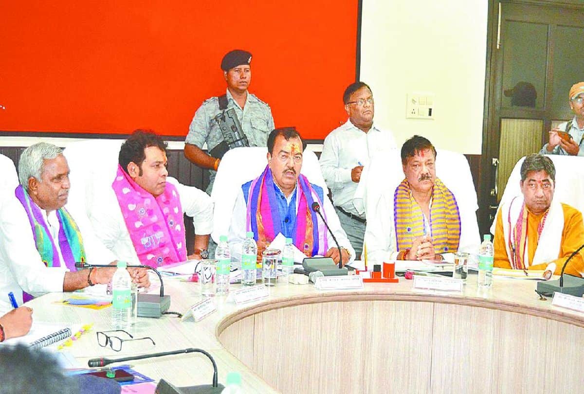 up deputy cm keshav prasad maurya take review meeting of development works in mathura